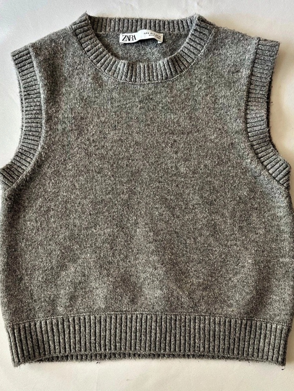 Zara Gray Sleeveless Sweater Size Medium Like New